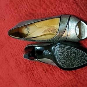 Sofft shoes  size 7 in very good condition  use only  1 time